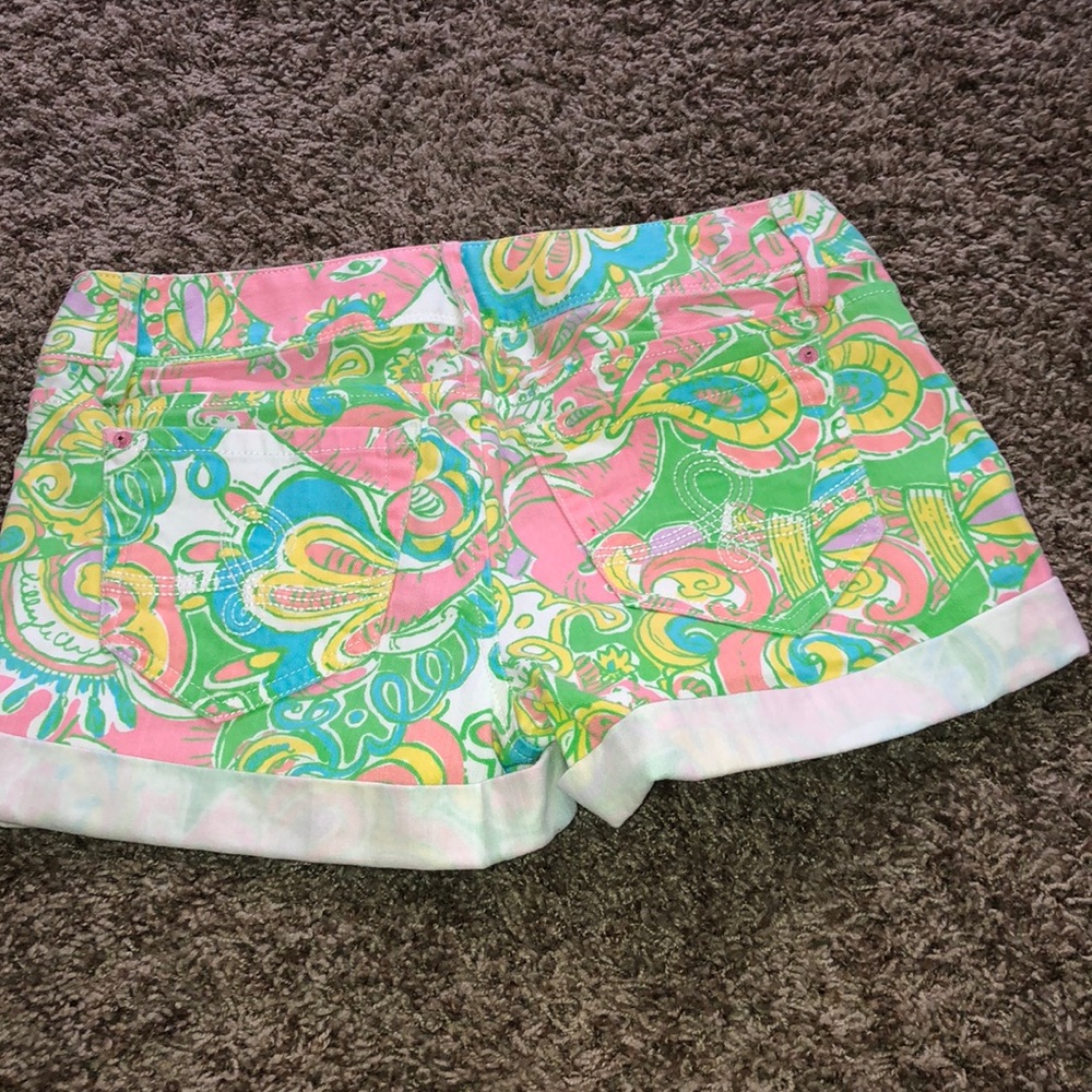 Lilly Pulitzer Patterned Shorts. - image 3